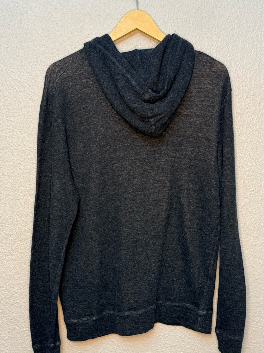 Faherty | Aspen Lounge Cashmere Blend Hoodie | Coal Smoke Melange | Large - Picture 4 of 6